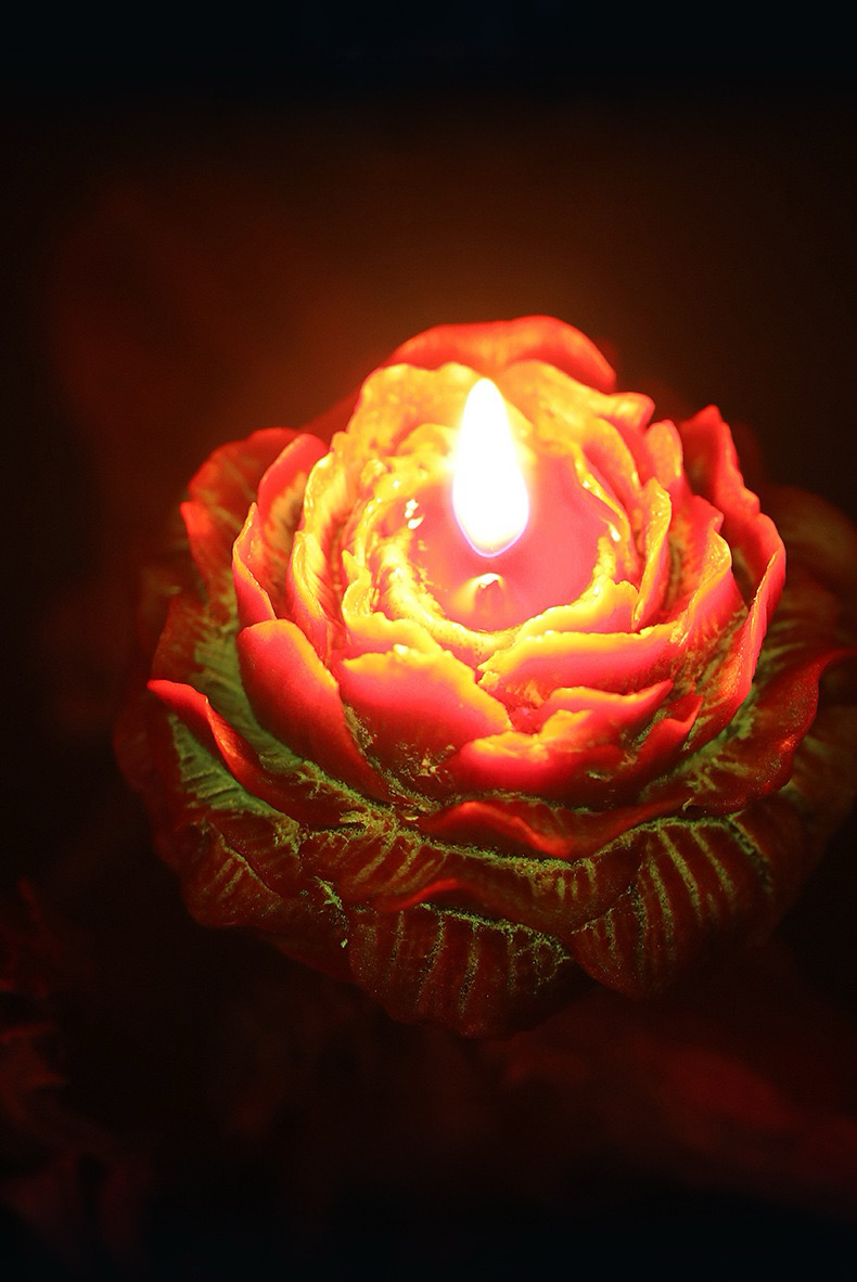 dluveys Gilded Peony Low-Temperature Candle
